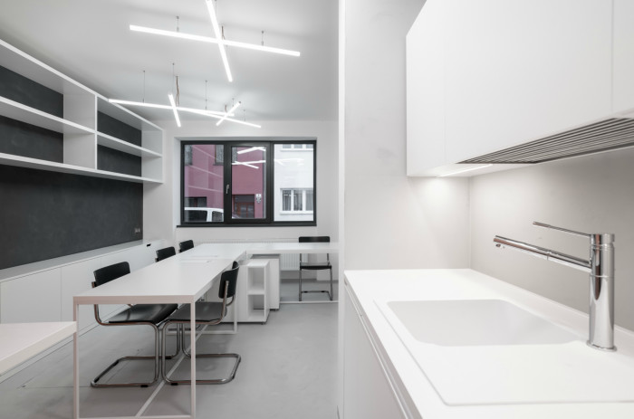 Dům s kancelářemi a byty v Brně, studio AEIOU