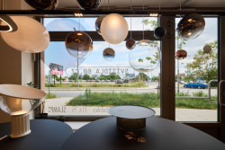 Nový showroomu svítidel 60.cz se otevřel v Olomouci - nabízí designové ikony.