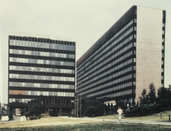 Zdenka M. Nováková – Dagmar Šestáková, Chemapol Investa, pohled z ul. Kavkazská, 1966–1970