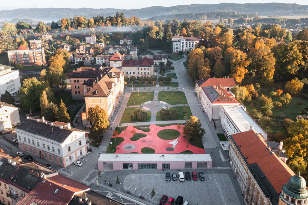 2021 architekti navrhli hravé veřejné prostranství pro severočeské město Červený Kostelec