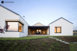 Bungalov s krytým stáním, Pržno, Master Design.