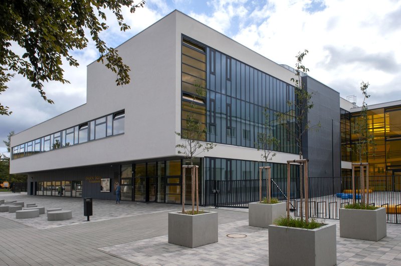 Přístavba ZŠ DR. E. Beneše, Med Pavlík architekti - foto