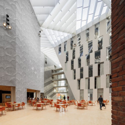 JKMM, kanceláře Vallila, centrální náměstí, foto