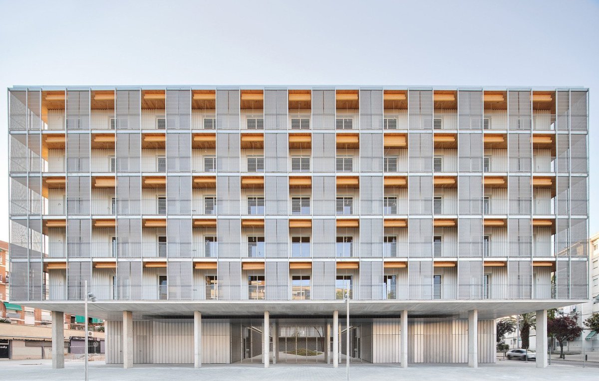 Bytový dům v Barceloně od ateliéru Peris+Toral Arquitectes