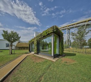 Tiny House ve výrobním závodu firmy Rigips navrhl student František Exner.