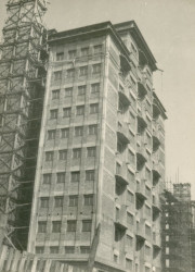 Výstava Stavoprojekt 1948–1953 představí proměny architektonické praxe raného socialismu.