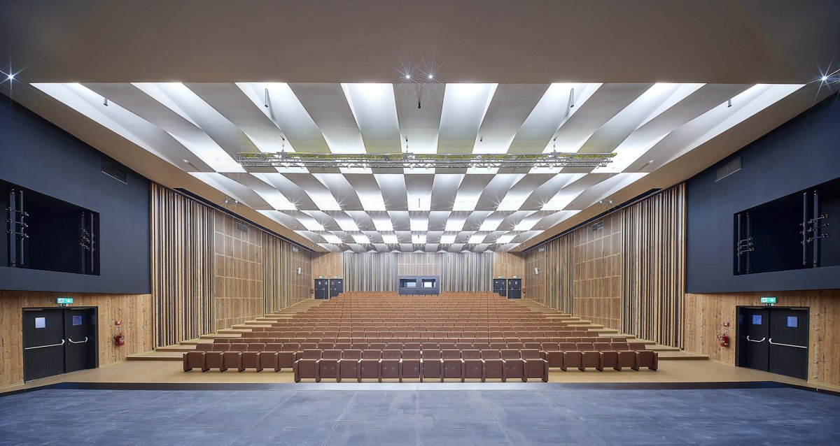 Rekonstrukci milovického kulturního domu navrhlo studio Hexaplan.
