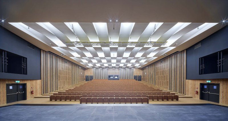 Rekonstrukci milovického kulturního domu navrhlo studio Hexaplan.