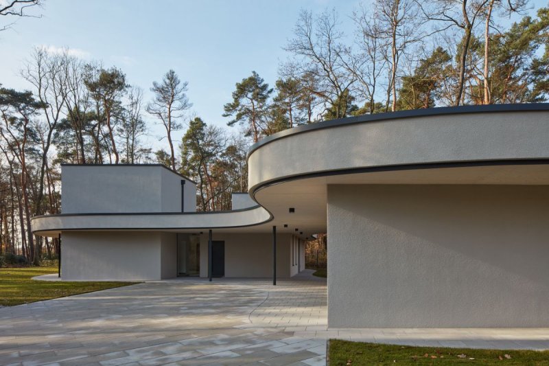 Lesní vila, Mjölk