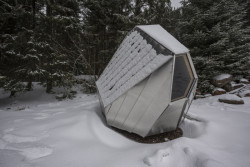 Útulna Kømen v Krkonoších – Dalibor Hlaváček, Martin Čeněk, Julie Kopecká, & tým studentů FA ČVUT