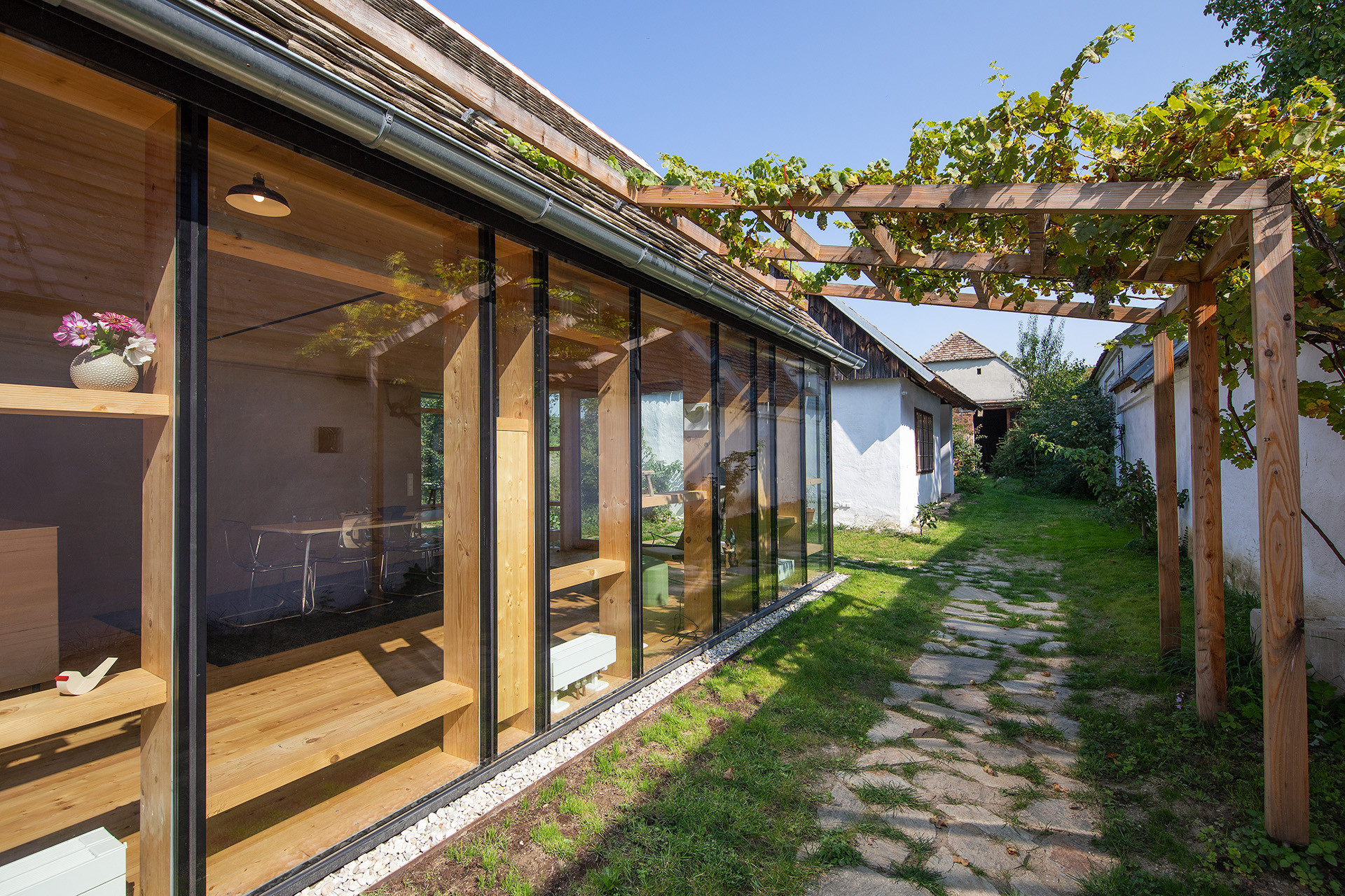 Rekonstrukce historického hliněného domu od Andiho Breusse