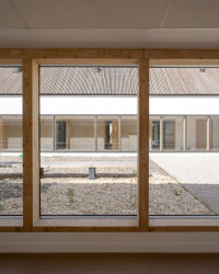 Škola ve francouzském Josnes od studia FAUN