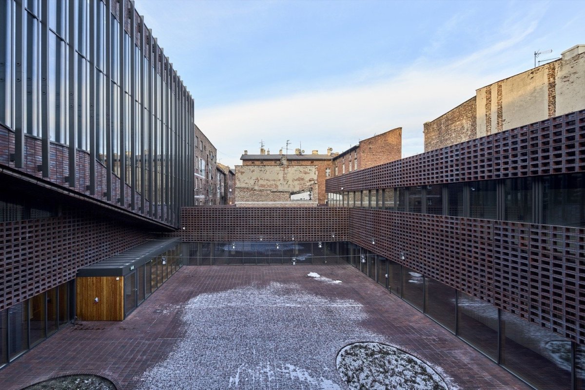 Fakulta rozhlasové a televizní tvorby Slezské univerzity v Katovicích, BAAS Arquitectura + Grupa 5 Architekci + Małeccy Biuro Projektowe