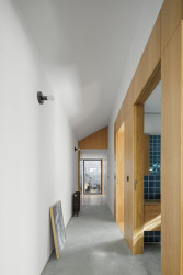 Casa NaMora v Portugalsku od Davida Bilo a Filipe Pina