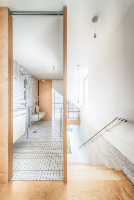 Dům pro babičku, NOT BAD