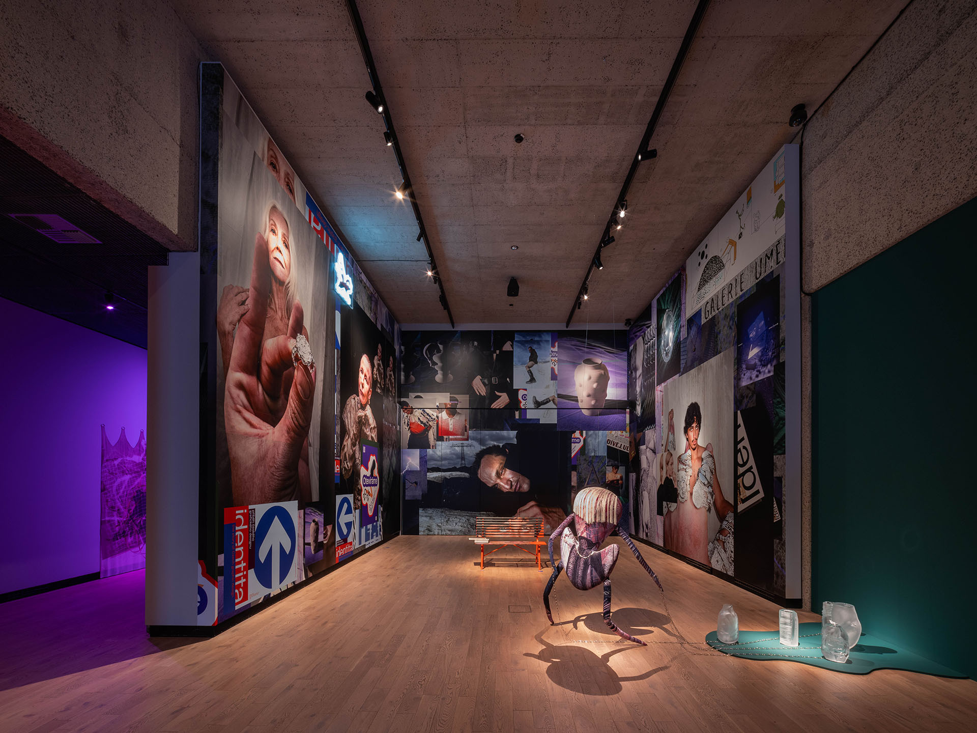 Práci a projekty finalistek a finalistů CGD veřejnosti představí výstavní projekt SHOTBY.US: Space of Desire, který je k vidění od 7. února do 10. března 2025 v Kunsthalle Praha.