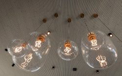 BudexHub - firemní bistro s obkladem z akustických panelů NOVATOP