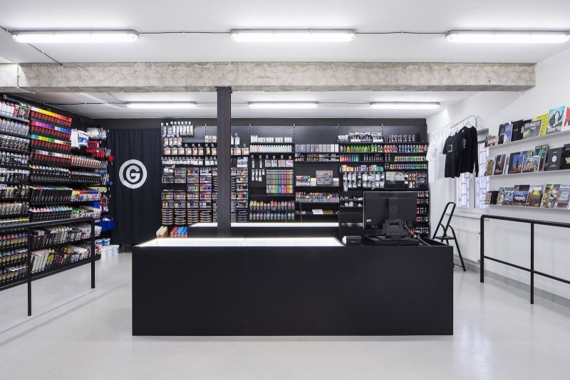 Graffneck Shop, 0,5 Studio