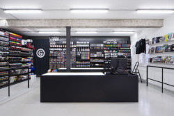 Graffneck Shop, 0,5 Studio