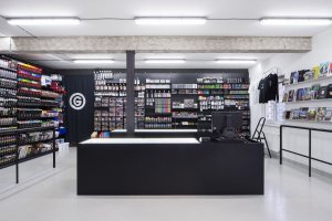 Graffneck Shop, 0,5 Studio