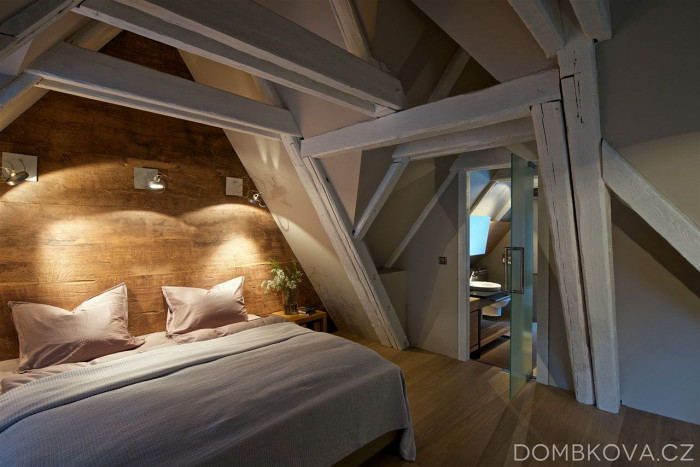 I. D. Arch, Půdní byt v jižních Čechách - foto