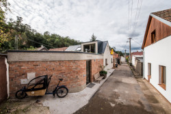 Rekonstrukce RD v bývalé dělnické kolonii, KAMKAB!NET / Radim Horák, Hana Horáková