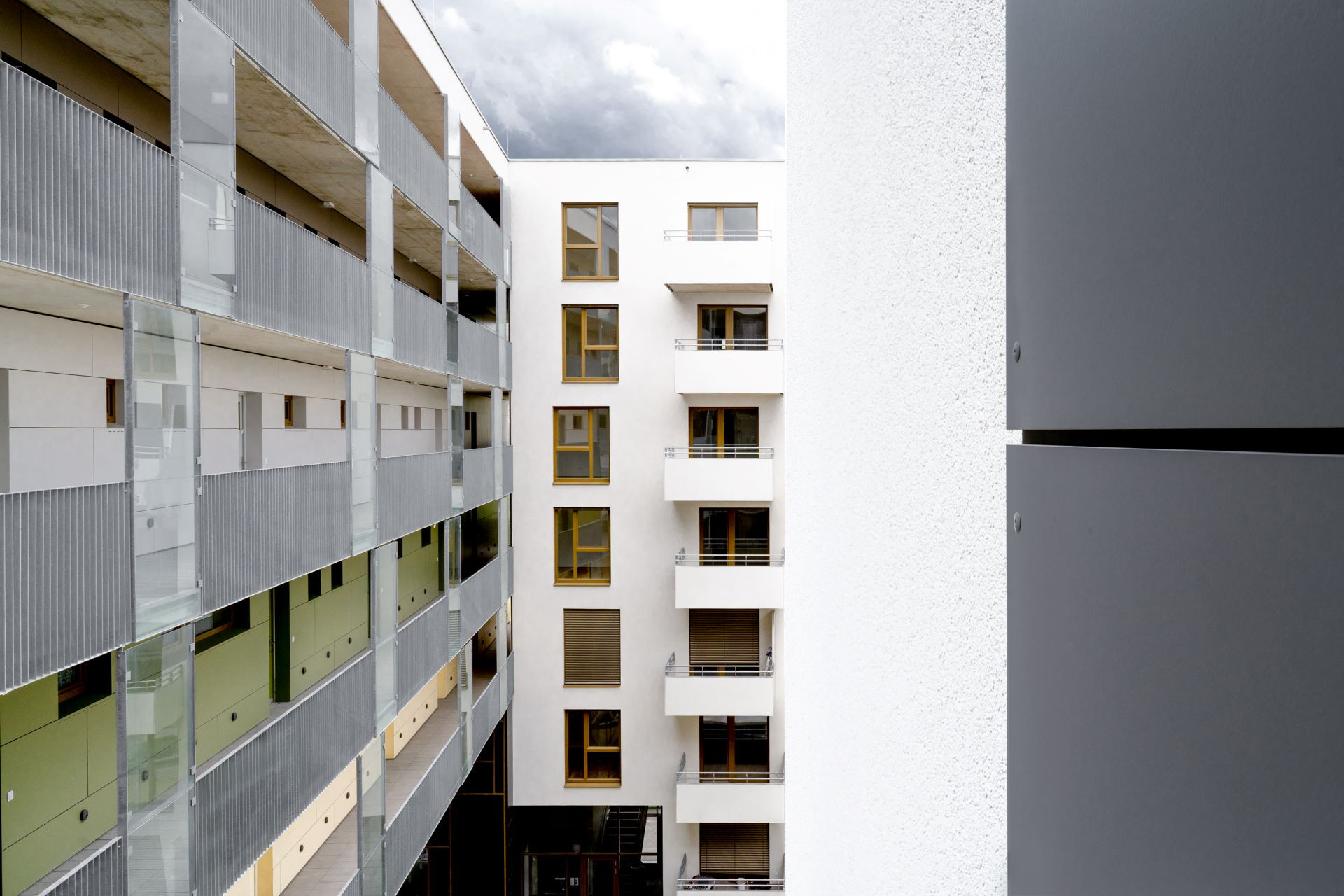 Bytový dům ve Štýrském Hradci v Rakousku, s fasádou z vláknocementových panelů Swisspearl.