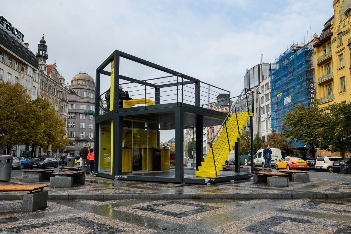 Informační centrum Designbloku ze CITY modulů na Václavském náměstí