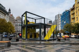 Informační centrum Designbloku ze CITY modulů na Václavském náměstí