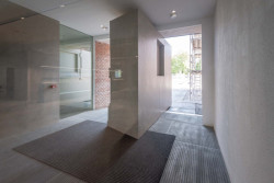 Ve středu 18. září budou v Hradci Králové přednášet v rámci kolokvia slavní architekti Robert Konieczny z Polska s Ján Studený ze Slovenska.