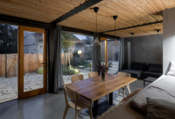 Víkendový dům v Bukovanech od studia SENAA architekti