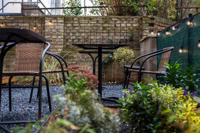 Rekonstrukce restaurační zahrady Hoja, Petr Danda