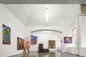 Interiér Galerie Karpuchina v Praze od studia Plus One Architects