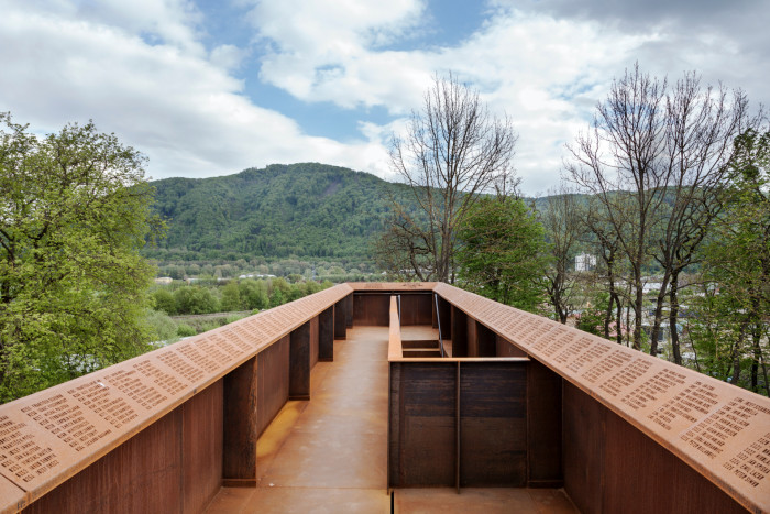 Monument Majer, N/A / Benjamín Brádňanský, Vít Halada, Maroš Greš