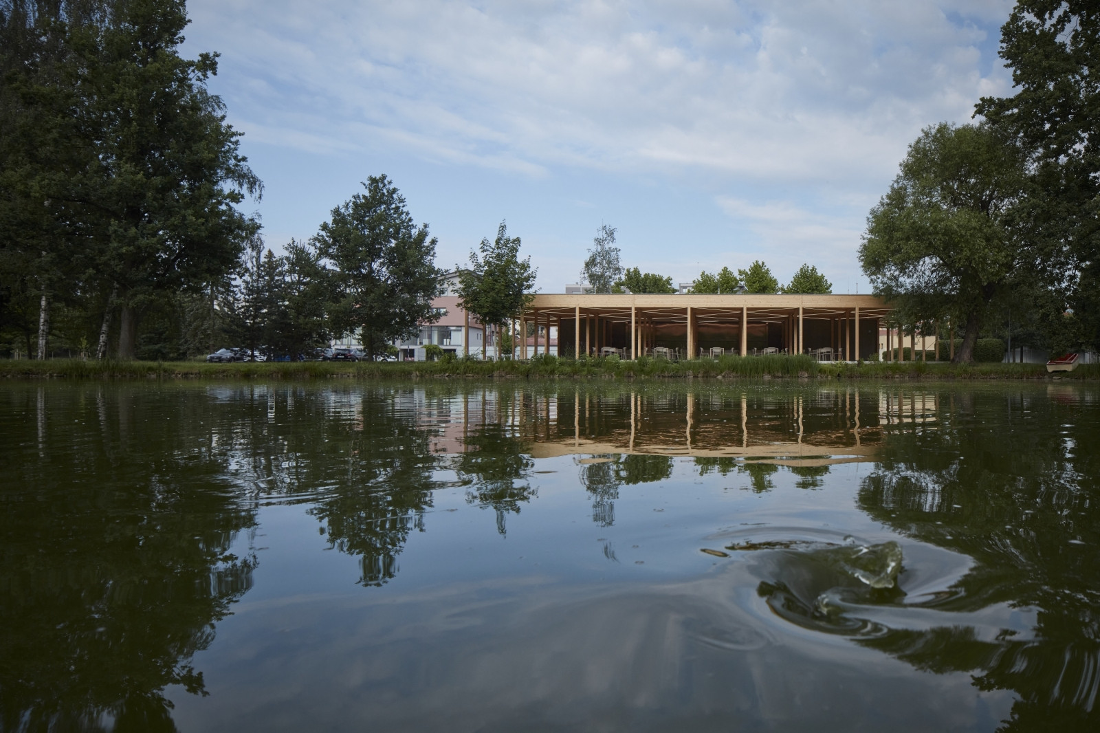 Restaurace v Českých Budějovicích od atelieru 111 architekti