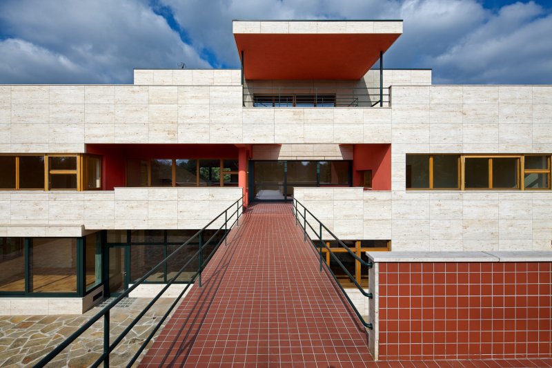 Volmanova vila v Praze od architektů Karla Janů a Jiřího Štursy