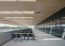 Dřevěný kampus Technické univerzity v Mnichově areálu Olympijského parku v Mnichově, Dietrich Untertrifaller Architekten, 2022