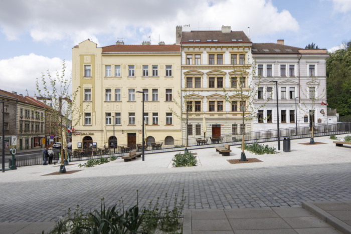 Tachovské náměstí na Žižkově zrevitalizované studiem OVA