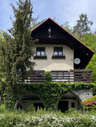 Nespeky - Chata. Autor a rok stavby neznámý (Odhad 60 - 80. léta). Ulice Ledecká