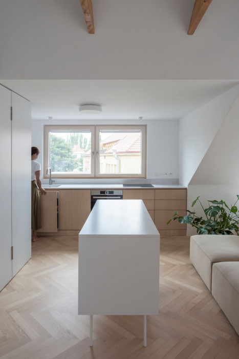 Podkrovní byt v Bratislavě, Kilo/Honč