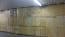 Hradčanská, socialistická výzdoba (linka A) – foto