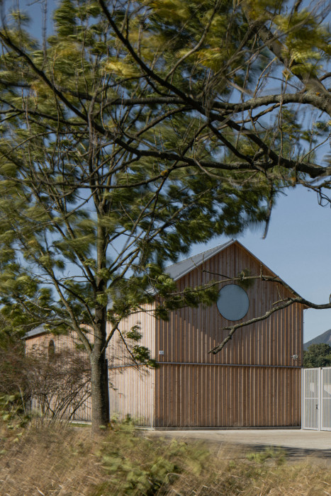 Zázemí údržby golfového rezortu v Ostravici pod Lysou horou od PAPOUSEK & SILHAN ARCHITECTS