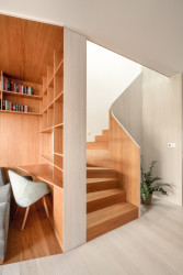 Knihovna a pracovní místo (Interiér domu Ke Káčatům v Brně, studio AEIOU)