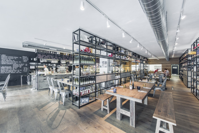 Bistrotéka La Bottega Tusarova v Praze od edit! architects