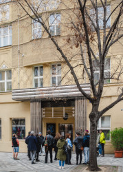 Komentované procházky architekta Jana Bureše a historika architektury Adama Štěcha odhalí svět pražských meziválečných činžovních domů.