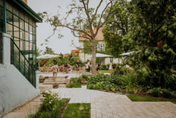 Vila je živá od rána do večera. (Vila 63, edit!)