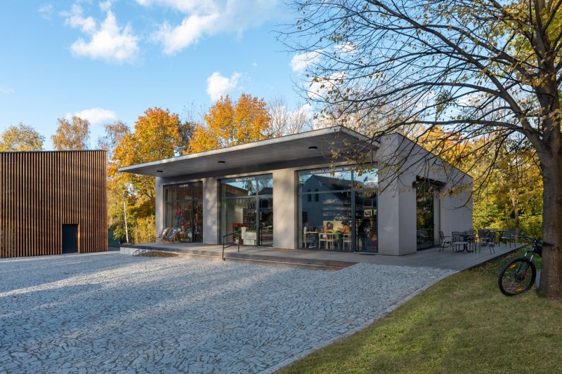 Přestavba garáží v Trojanovicích pro komerční účely od Kamil Mrva Architects
