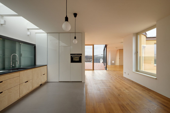 Uhlík architekti, Činžovní dům Letná, nástavba – foto