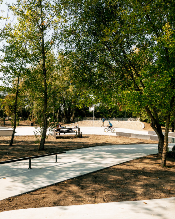 Volnočasový areál v Praze v Čakovicích, U / U Studio.