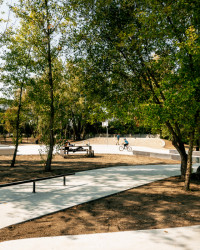 Volnočasový areál v Praze v Čakovicích, U / U Studio.